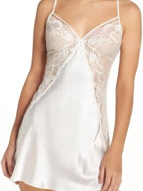 In Bloom by Jonquil Lace-Trim White Chemise